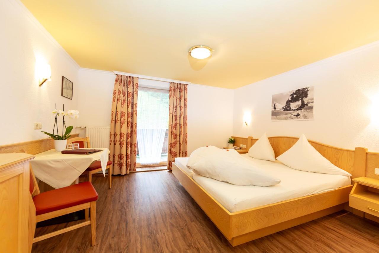 Hotel Garni Tyola Ишгль Экстерьер фото